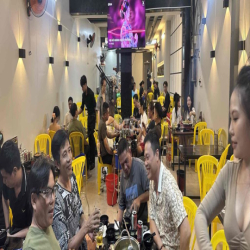 TÔI CẦN SANG LẠI QUÁN ĂN ĐANG HOẠT ĐỘNG BÌNH THƯỜNG ĐÔNG KHÁCH