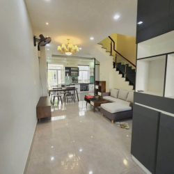 NHÀ 3 TẦNG FULL NỘI THẤT CAO CẤP LIÊN PHƯỜNG LIỀN KỀ GLOBAL CITY