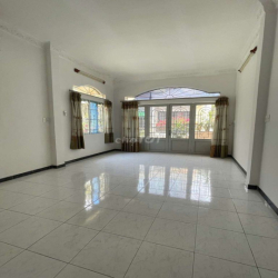 Nhà ngang 7m siêu hiếm ở Khu Phan Xích Long giá nhỉnh 20tr