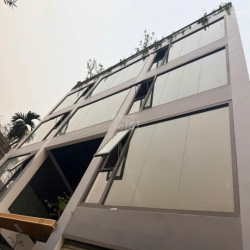 CHO THUÊ MẶT BẰNG TẦNG 3 300M²/SÀN ĐỘI CẤN THANG MÁY MẶT TIỀN 15M