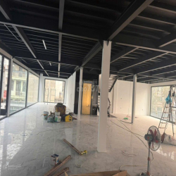 CHO THUÊ MẶT BẰNG TẦNG 3 300M²/SÀN ĐỘI CẤN THANG MÁY MẶT TIỀN 15M