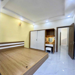 NHÀ NỞ HẬU 4M - 2PN2WC - FULL NT - HẺM 3M - 10TR/THÁNG