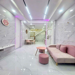 NHÀ NỞ HẬU 4M - 2PN2WC - FULL NT - HẺM 3M - 10TR/THÁNG