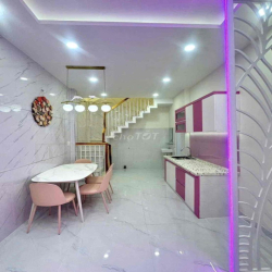 NHÀ NỞ HẬU 4M - 2PN2WC - FULL NT - HẺM 3M - 10TR/THÁNG