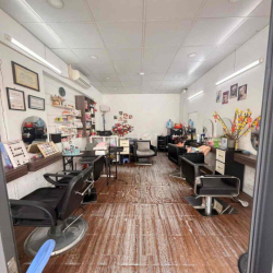 MBKD MẶT TIỀN LÝ PHỤC MAN SẦM UẤT LÀM SPA, NAIL, SALON TÓC, GỘI ĐẦU