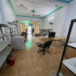 Mặt Tiện Nội Bộ , P Tân Quý, 4.5 x 19M , 1 Trệt 1 Lầu , 12tr 1 Tháng .