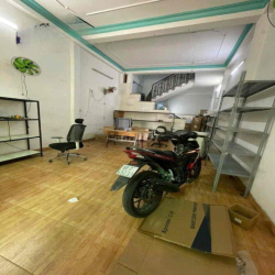 Mặt Tiện Nội Bộ , P Tân Quý, 4.5 x 19M , 1 Trệt 1 Lầu , 12tr 1 Tháng .