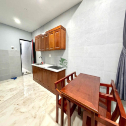 Căn hộ full nội thất đường Mê Linh
