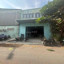 kho cho thuê an dương vương p16q8 DT 200m giá 22tr