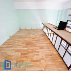 Cho thuê phòng ban công gác rẻ ngay gần Văn Hiến, tiện lên quận 10