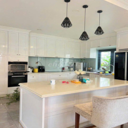 CHO THUÊ NHÀ NGUYÊN CĂN FULL NỘI THẤT Ở KHU CENTURIA VƯỜN LÀI