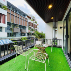 CHO THUÊ NHÀ FULL NỘI THẤT CÓ THANG MÁY 5PN 6WC NGUYỄN TƯ GIẢN P12 GV