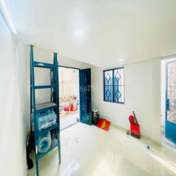 Nhà Nguyễn Thái Sơn, Dương Quãng Hàm 40 m