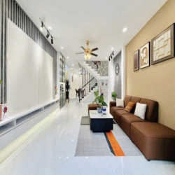 HẺM 8m NGUYỄN THẾ TRUYỆN, 4PN_4WC, Sân Thượng