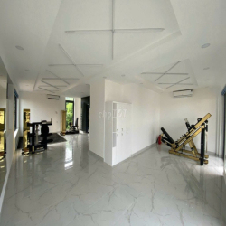 NHÀ GÓC 2 MẶT TIỀN GẦN KHU K300 DIỆN TÍCH: 10X18M TRỆT 2 LẦU CHO THUÊ