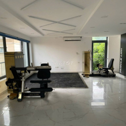 NHÀ GÓC 2 MẶT TIỀN GẦN KHU K300 DIỆN TÍCH: 10X18M TRỆT 2 LẦU CHO THUÊ