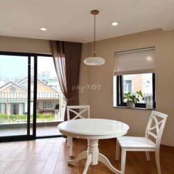 Căn Hộ 1PN/1PK Ban công Rộng 40m2 ngay Ngã tư Bảy Hiền - BV Thống Nhất