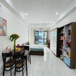 CHO THUÊ CĂN HỘ STUDIO, BAN CÔNG SIÊU THOÁNG FULL NỘI THẤT VÀO Ở LUÔN