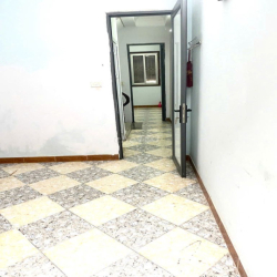 Cho thuê nhà 4 tầng, cách mặt phố Trương Định 50m, diện tích 33m2