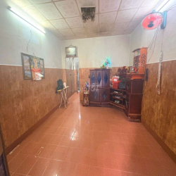 Tháng
🔥 Nhà  – 1 Trệt 1 Lầu, 2PN 2WC, Hẻm Xe Hơi, Giá 8 Triệu