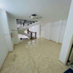 cho thuê mặt tiền 147 nguyễn văn lượng gò vấp đúc 4lầu 4.2x16m gia25tr