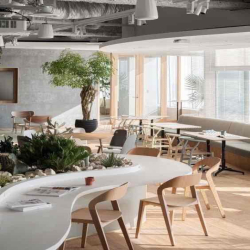 Cho thuê nhà mặt phố Nguyễn Hữu Huân, 84m2 x 2 T