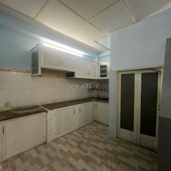 Pass hợp đồng thuê nhà nguyên căn 3PN, 3WC, quận 1