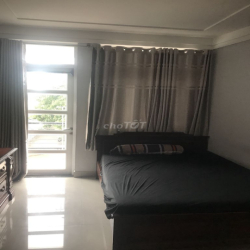Căn hộ full nội thất trung tâm q1